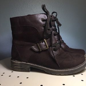 *ON HOLD*Adorable lace-up and zippered ankle boots